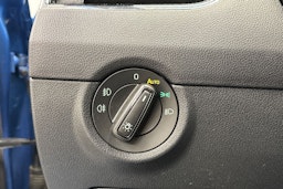 sininen Skoda Octavia 2018 kuva 22.