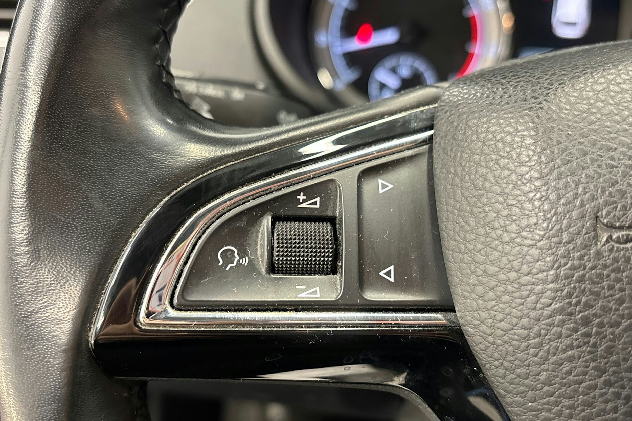 sininen Skoda Octavia 2018 kuva 23.