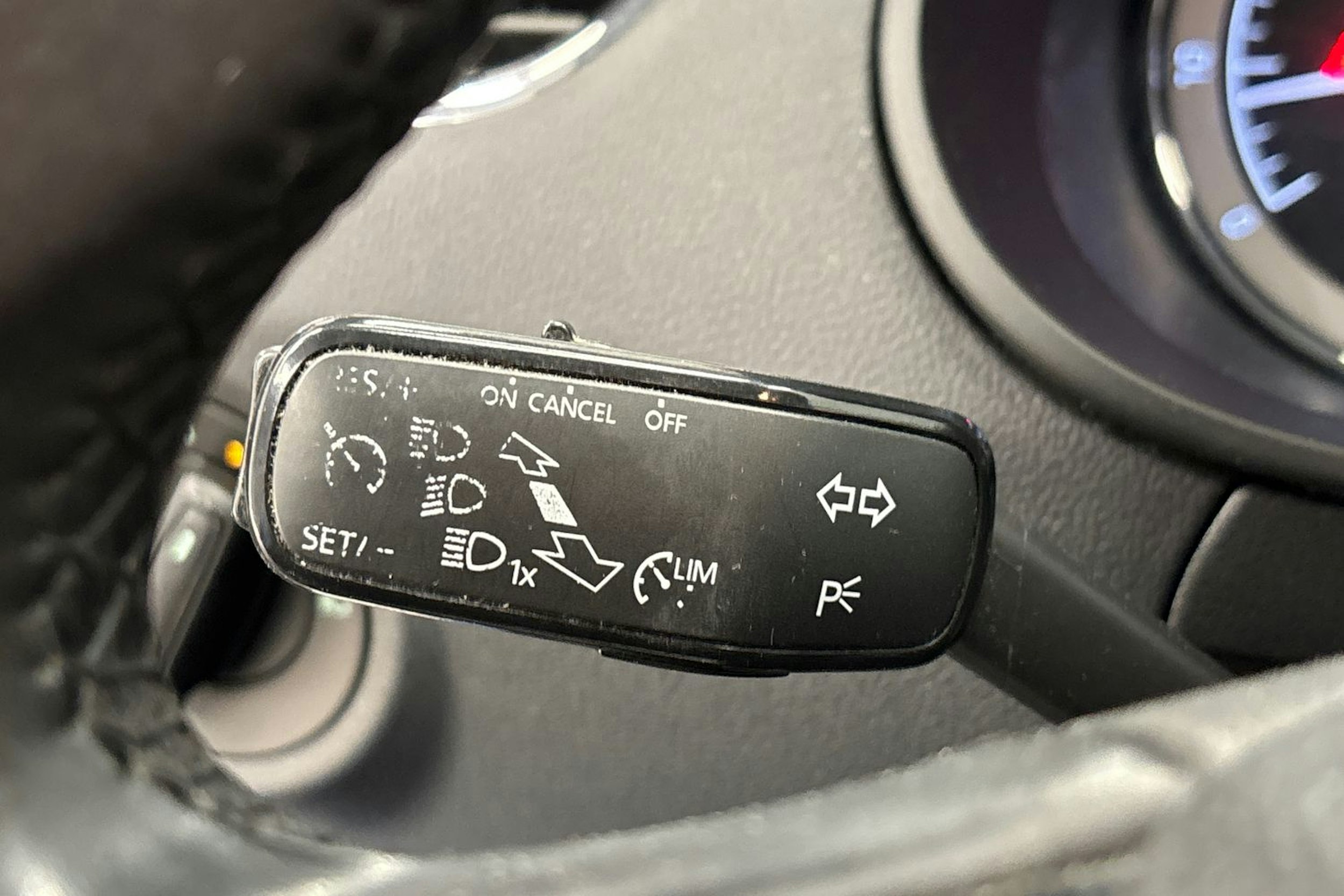 sininen Skoda Octavia 2018 kuva 25.