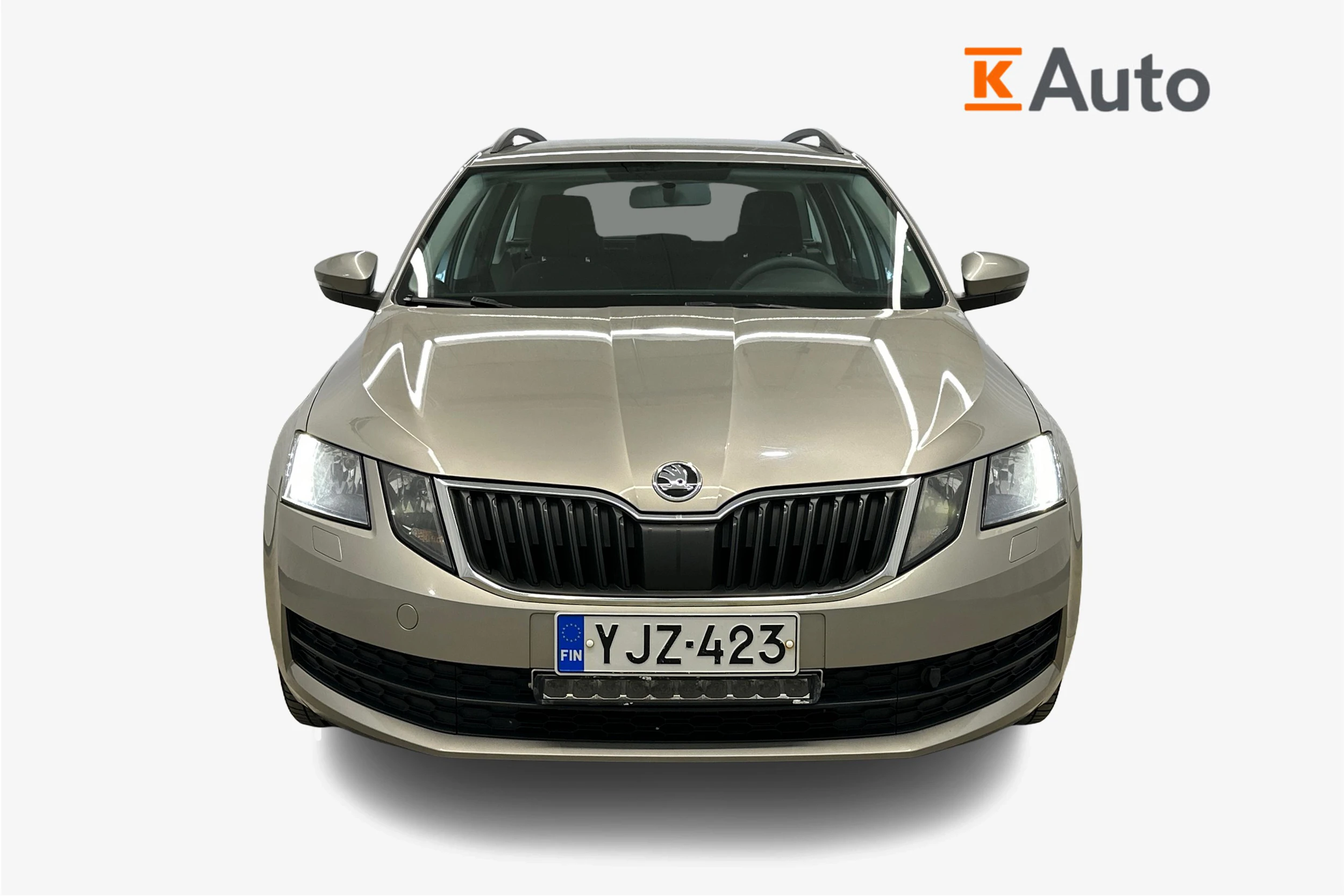 ruskea (beige) Skoda Octavia 2018 kuva 4.