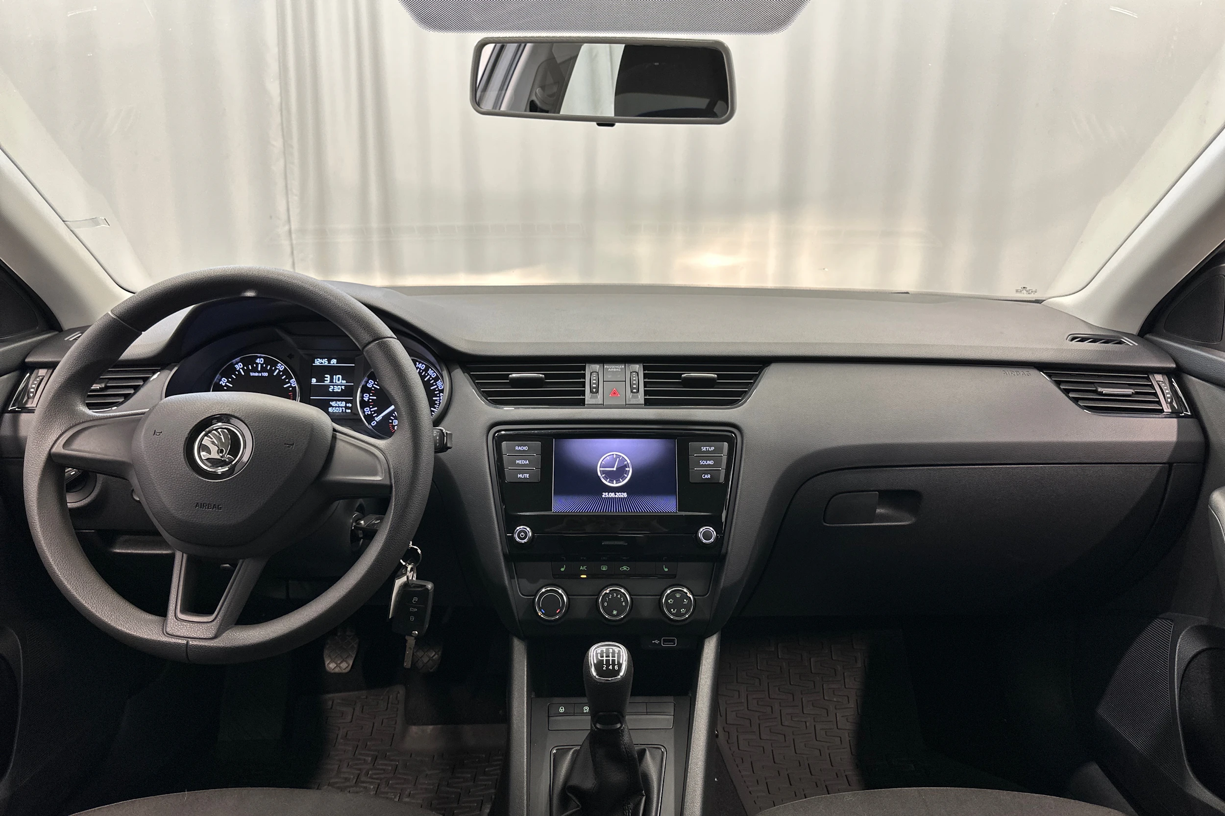 ruskea (beige) Skoda Octavia 2018 kuva 11.