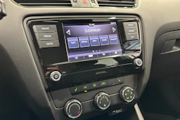 ruskea (beige) Skoda Octavia 2018 kuva 14.