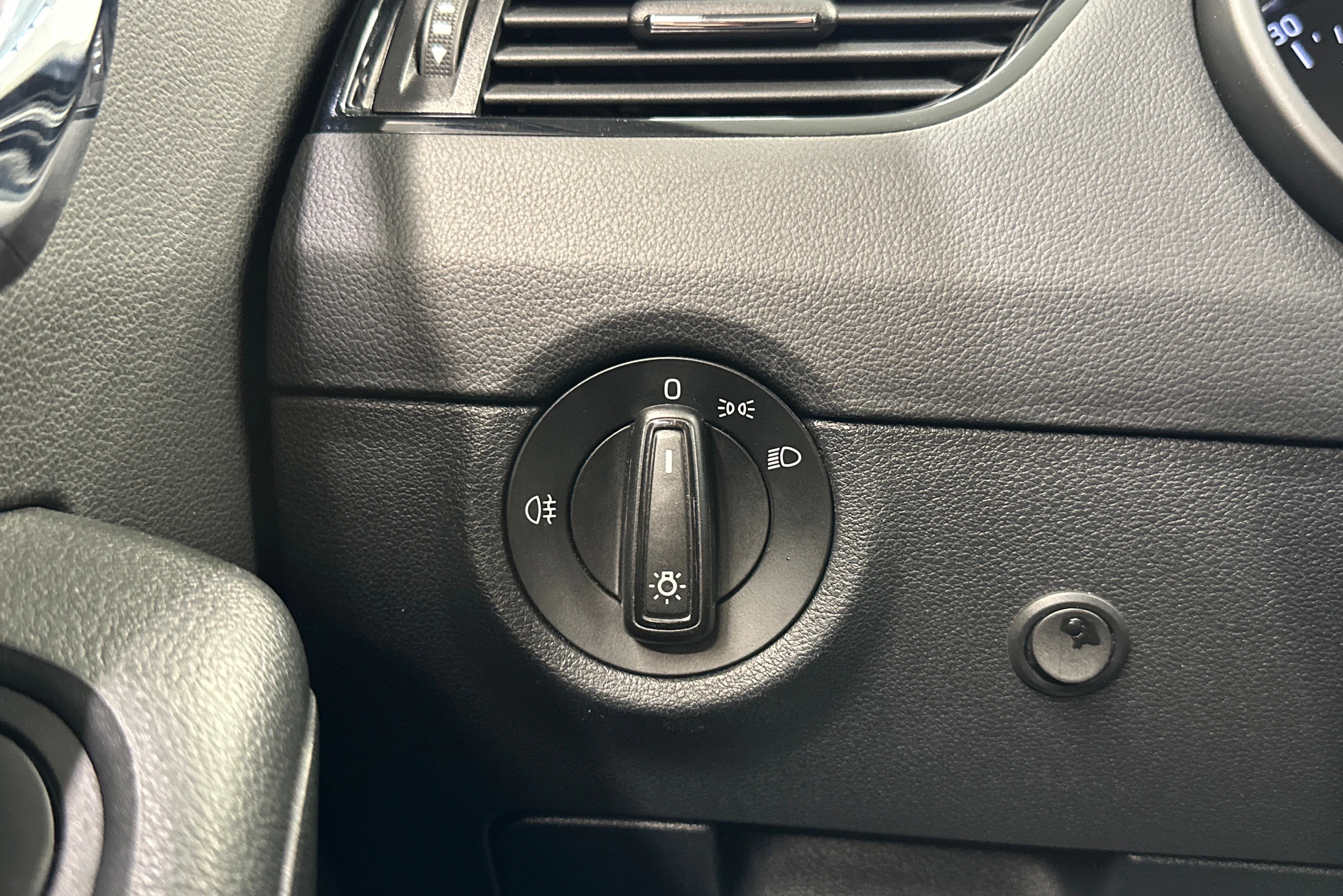 ruskea (beige) Skoda Octavia 2018 kuva 16.