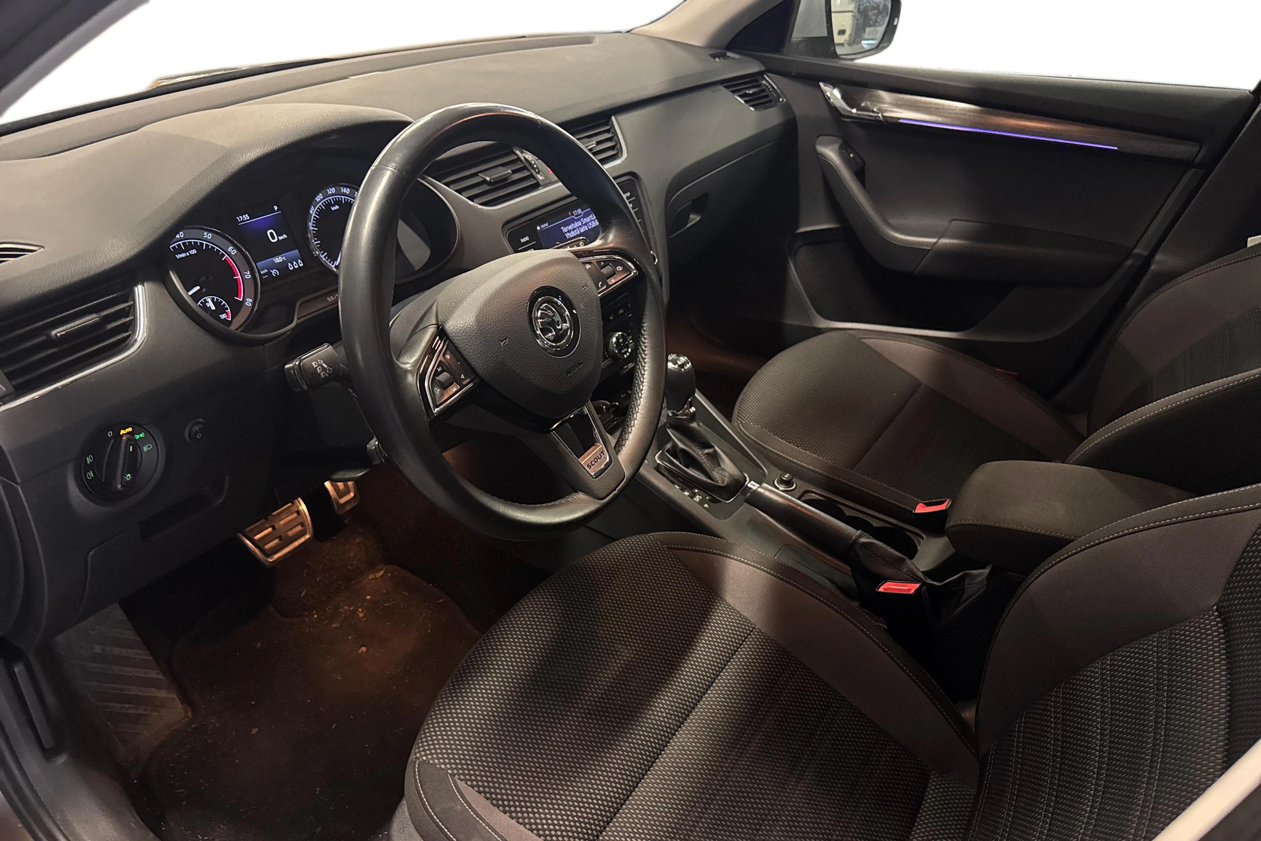 ruskea (beige) Skoda Octavia 2018 kuva 3.