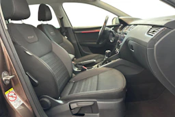 ruskea (beige) Skoda Octavia 2018 kuva 11.
