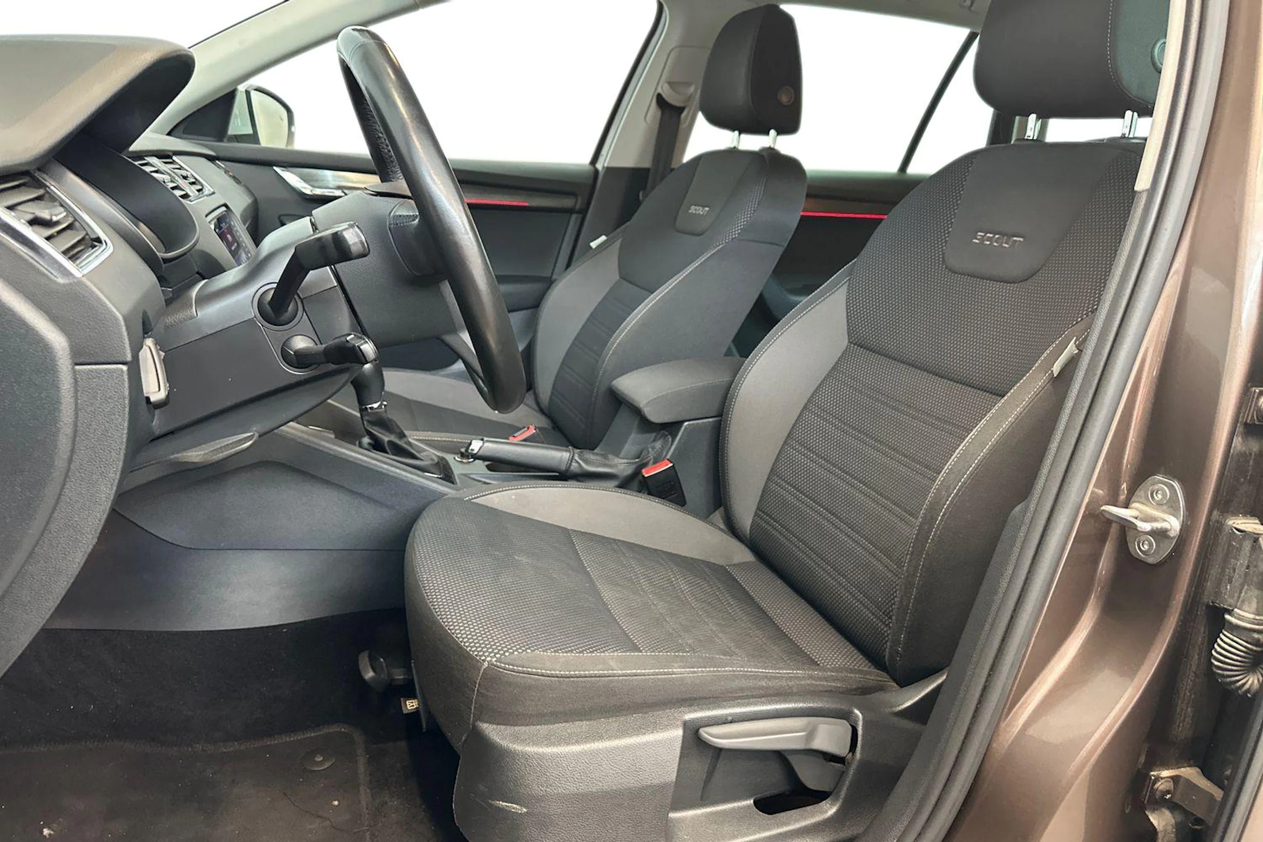 ruskea (beige) Skoda Octavia 2018 kuva 12.
