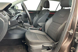 ruskea (beige) Skoda Octavia 2018 kuva 12.