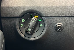ruskea (beige) Skoda Octavia 2018 kuva 16.