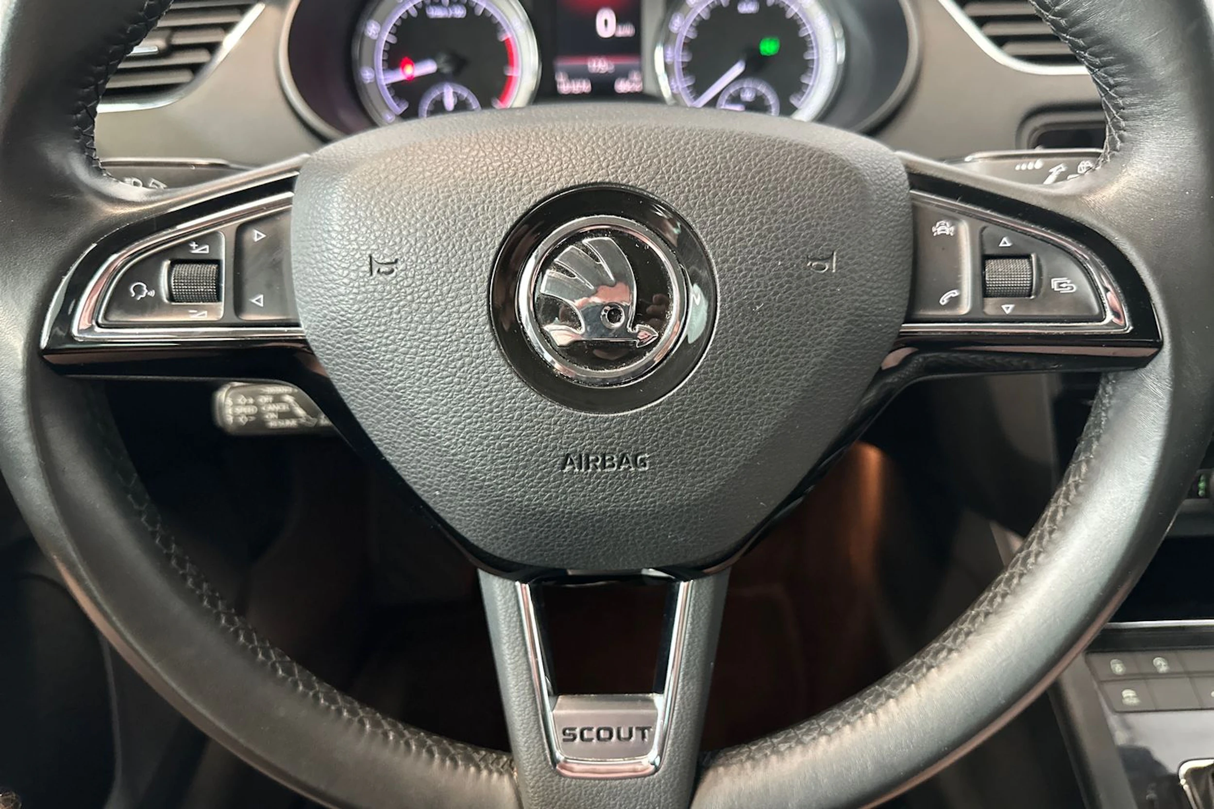 ruskea (beige) Skoda Octavia 2018 kuva 19.