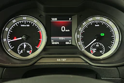 ruskea (beige) Skoda Octavia 2018 kuva 21.