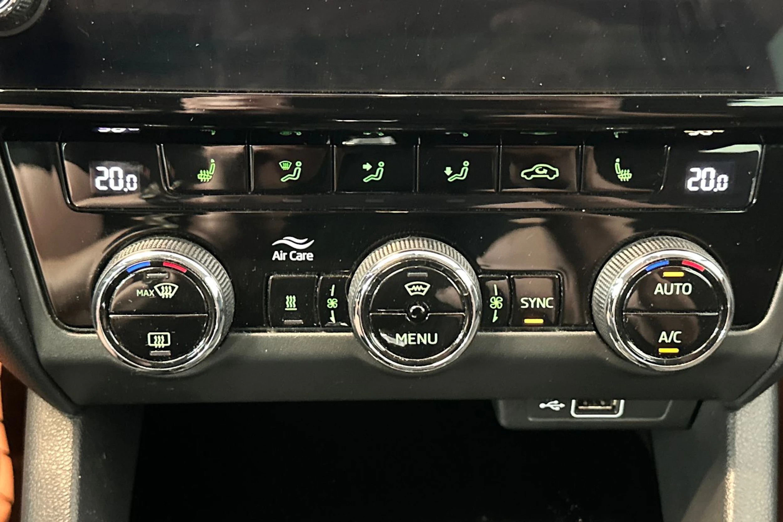 ruskea (beige) Skoda Octavia 2018 kuva 22.