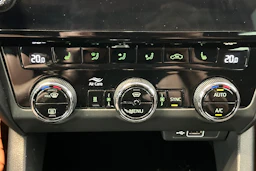ruskea (beige) Skoda Octavia 2018 kuva 22.