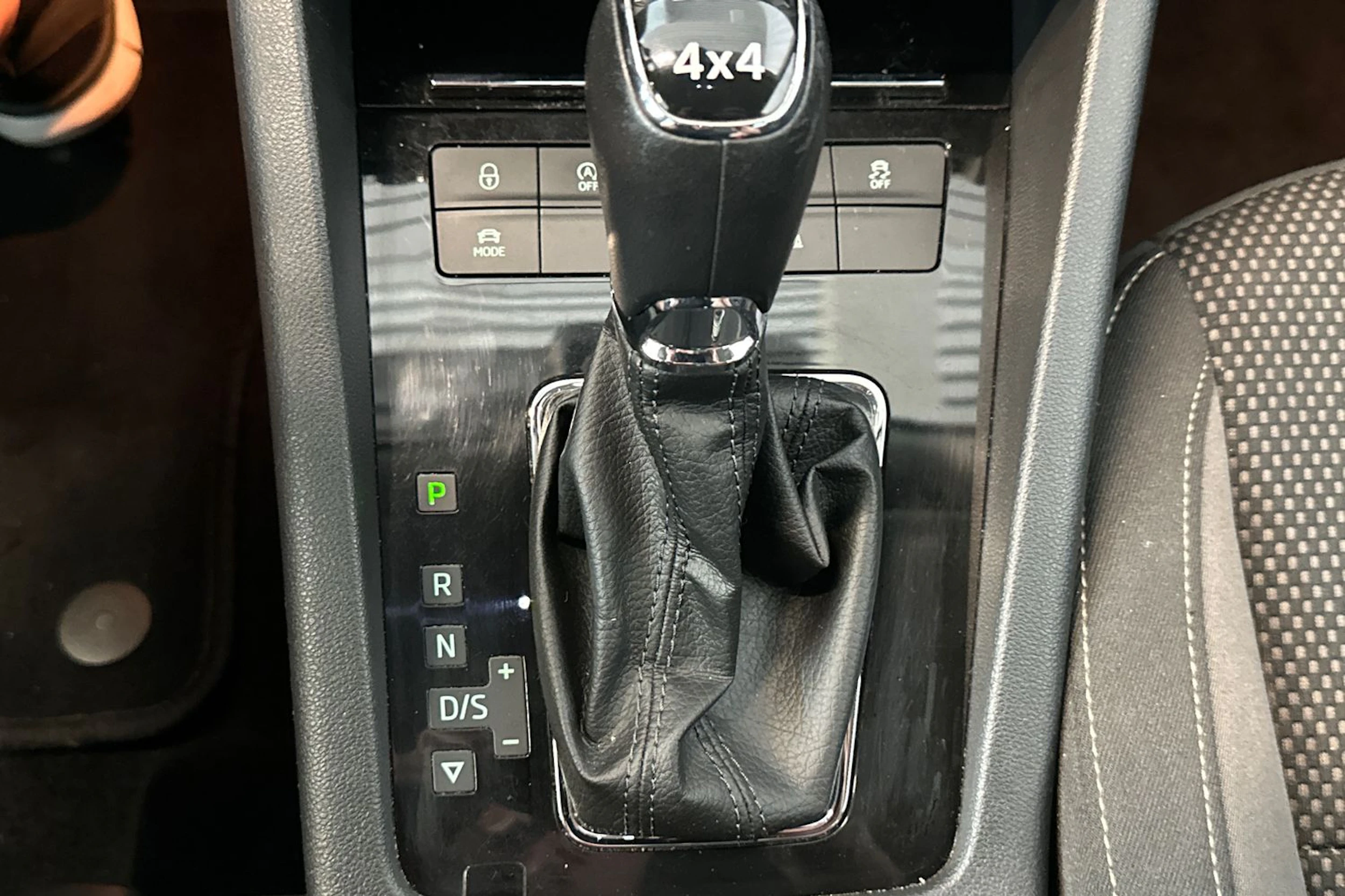 ruskea (beige) Skoda Octavia 2018 kuva 24.