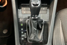 ruskea (beige) Skoda Octavia 2018 kuva 24.