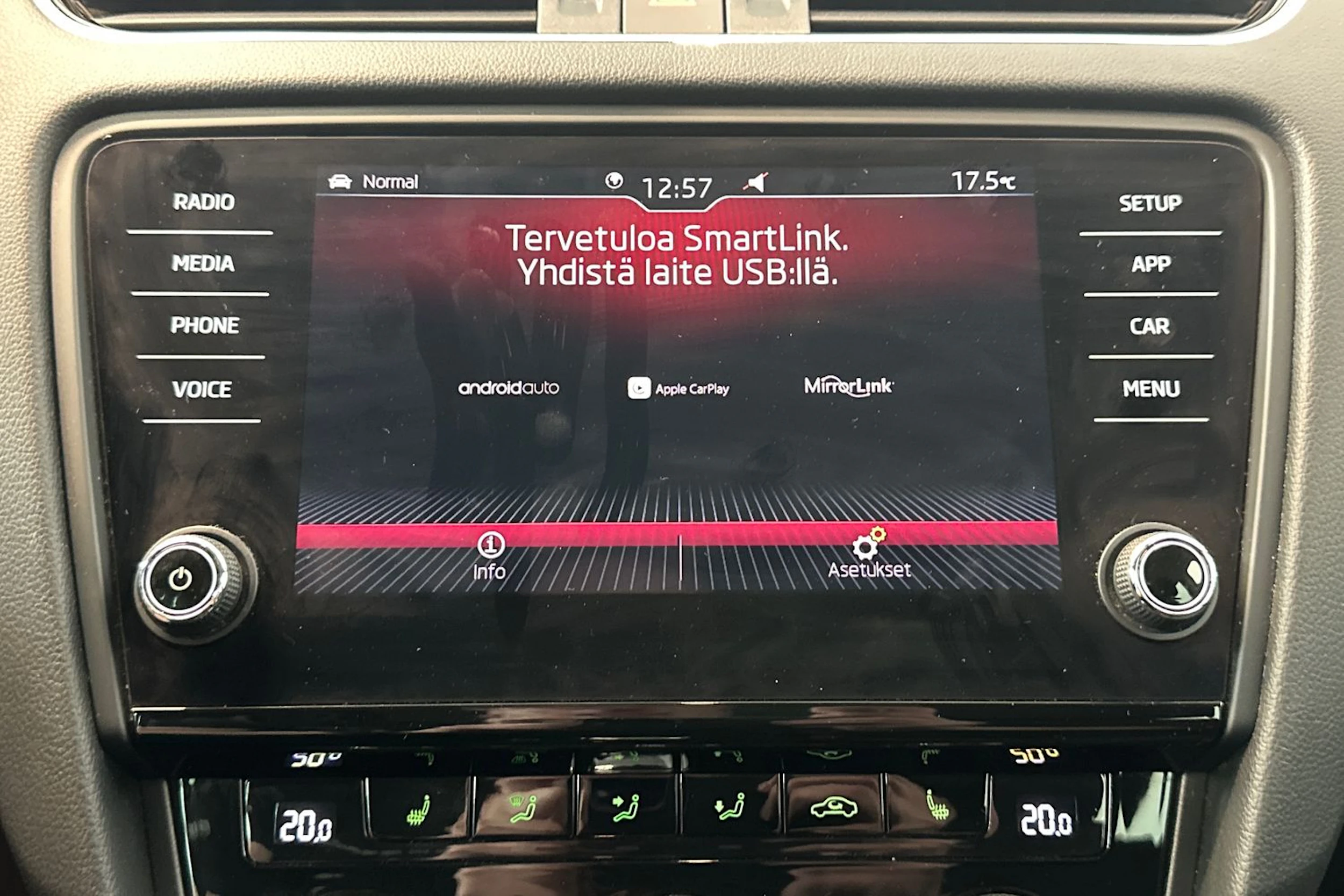 ruskea (beige) Skoda Octavia 2018 kuva 32.