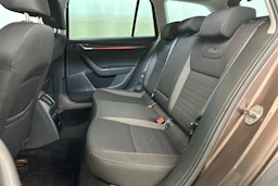 ruskea (beige) Skoda Octavia 2018 kuva 34.