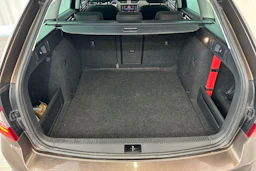 ruskea (beige) Skoda Octavia 2018 kuva 36.