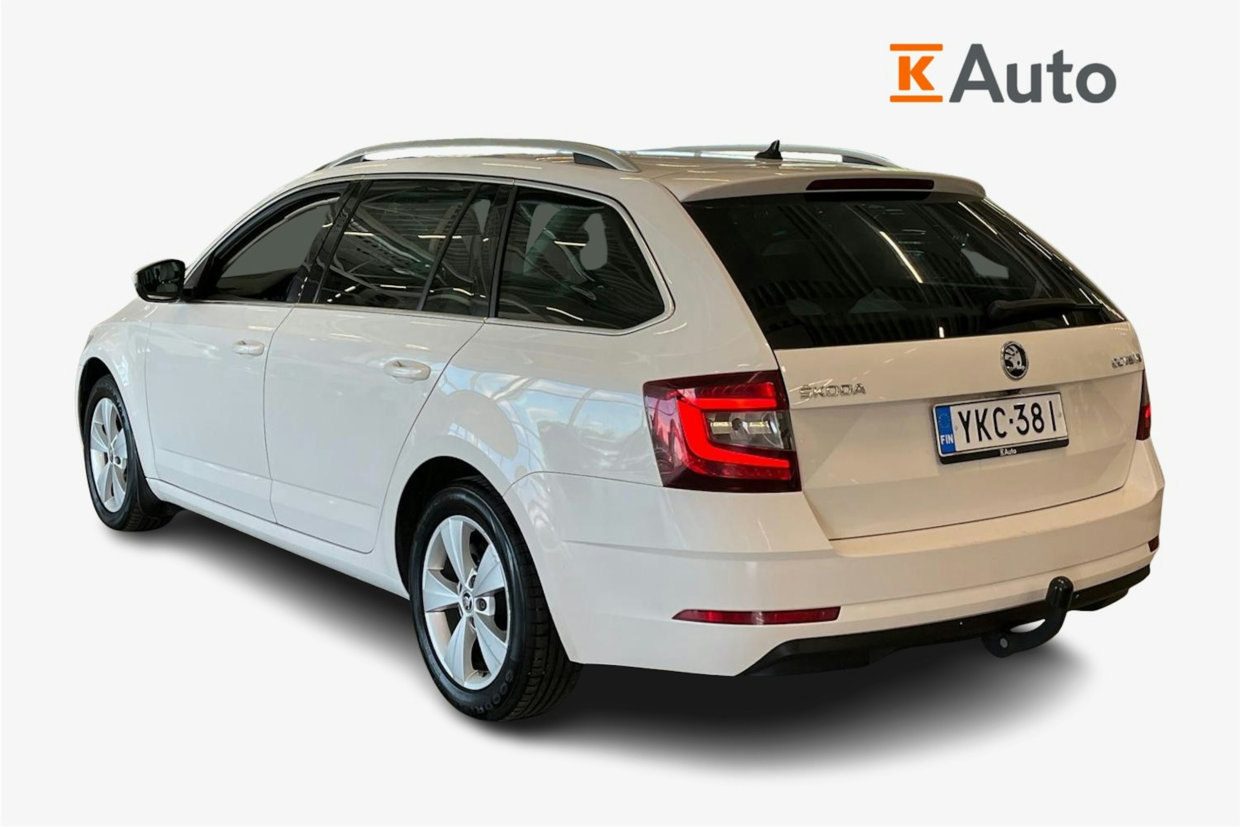 valkoinen Skoda Octavia 2018 kuva 2.