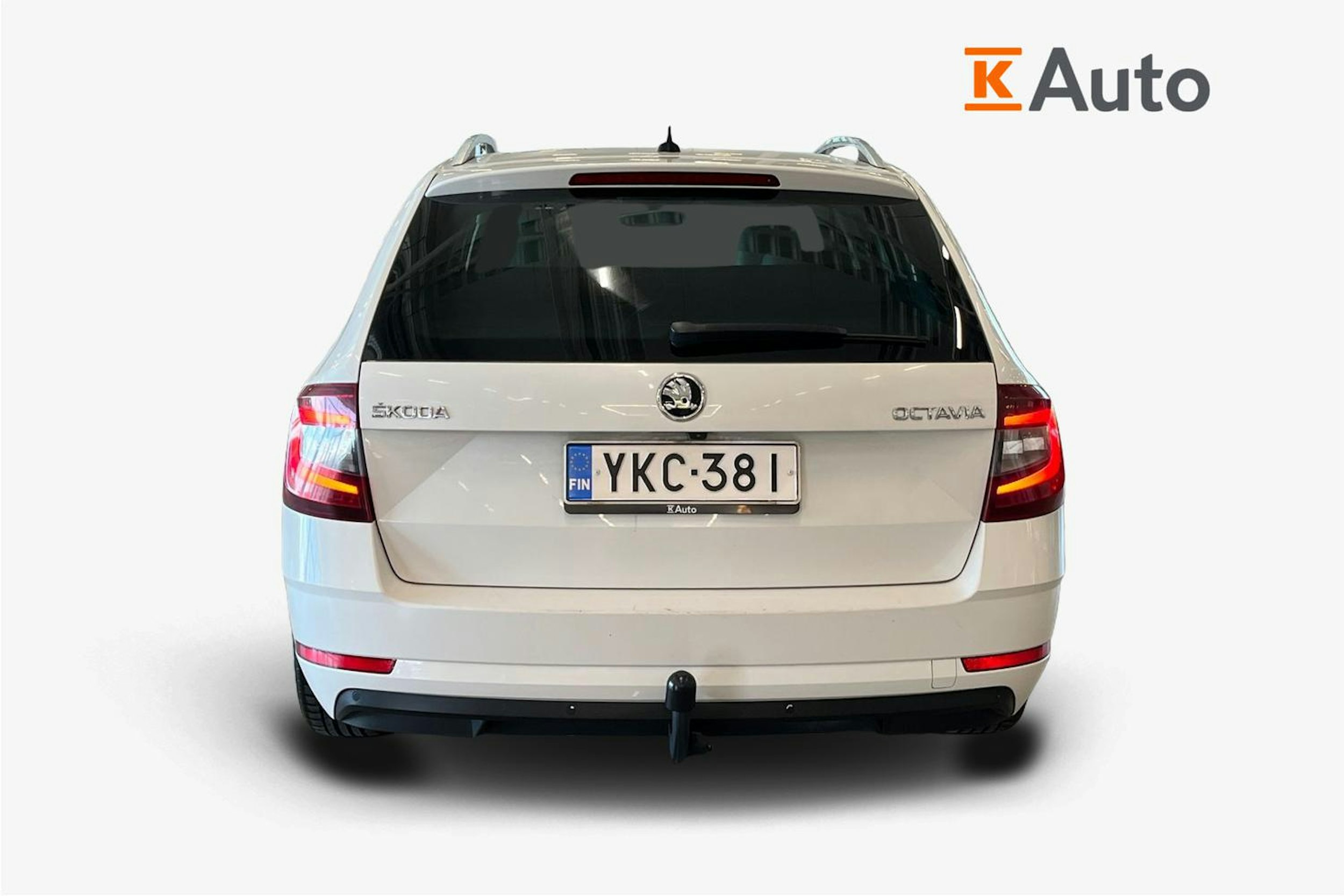 valkoinen Skoda Octavia 2018 kuva 3.