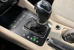 valkoinen Skoda Octavia 2018 kuva 24.