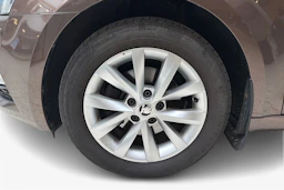 ruskea (beige) Skoda Octavia 2018 kuva 9.
