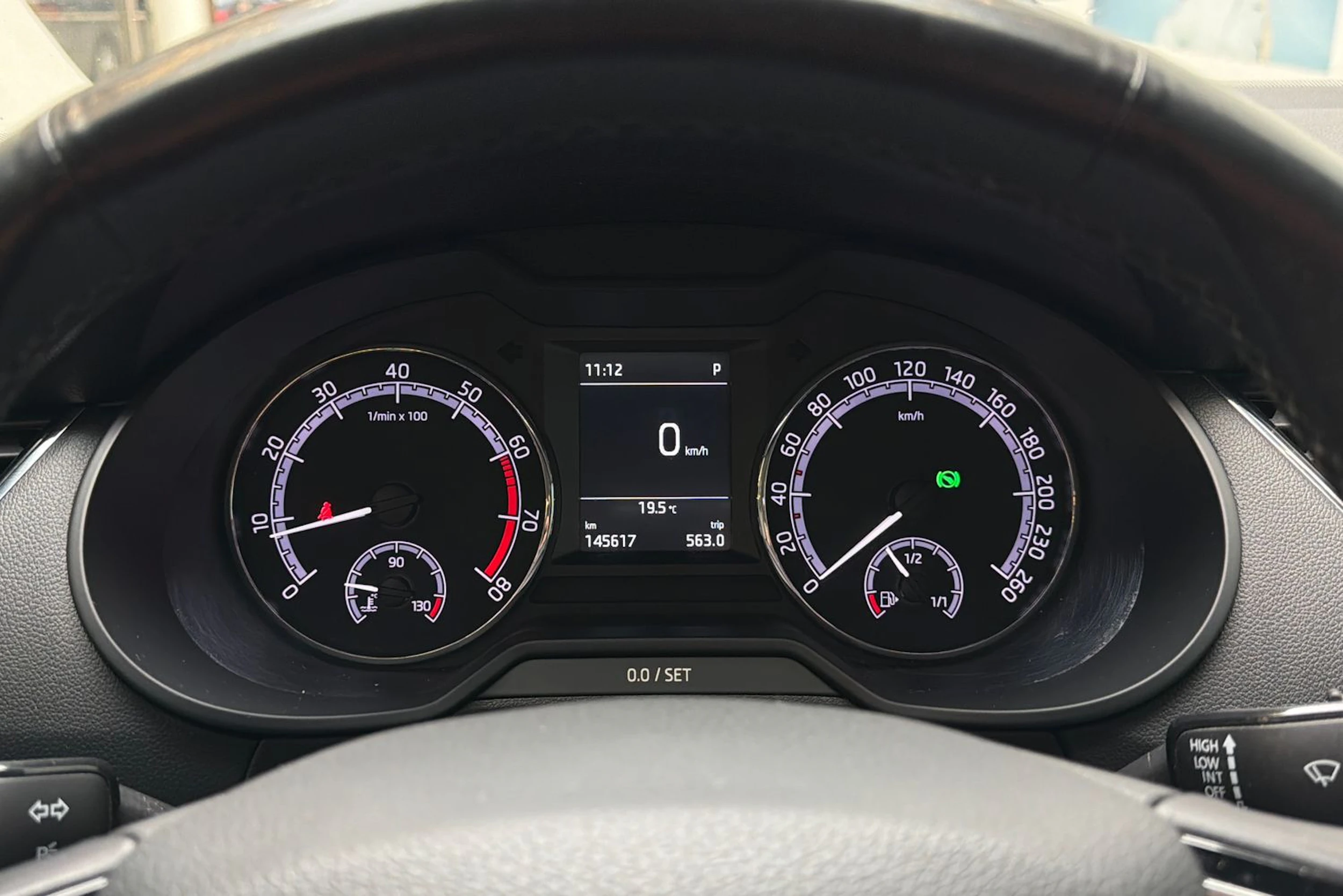 ruskea (beige) Skoda Octavia 2018 kuva 12.