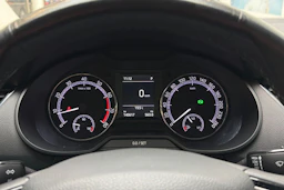 ruskea (beige) Skoda Octavia 2018 kuva 12.