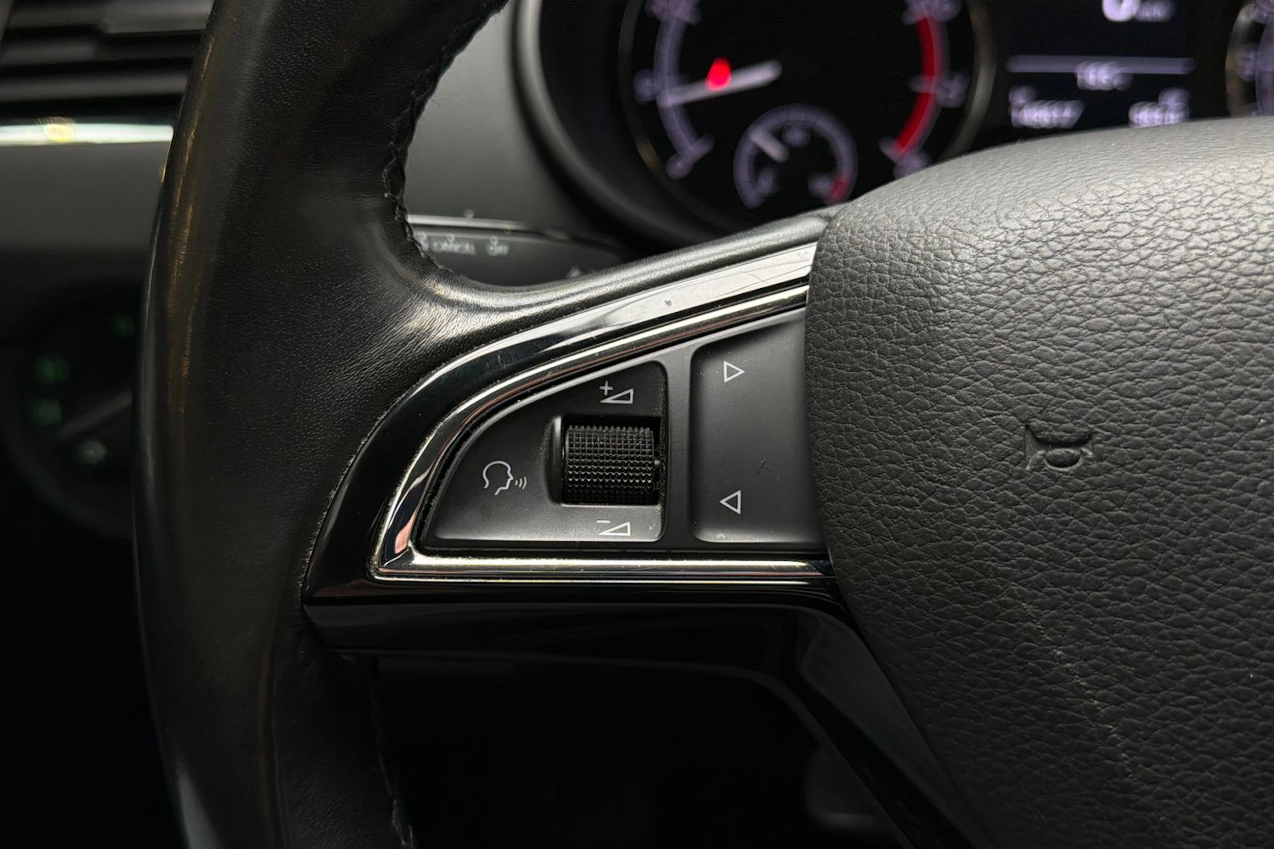 ruskea (beige) Skoda Octavia 2018 kuva 13.