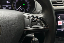 ruskea (beige) Skoda Octavia 2018 kuva 14.