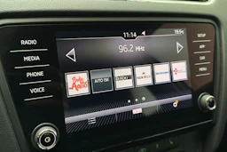 ruskea (beige) Skoda Octavia 2018 kuva 16.