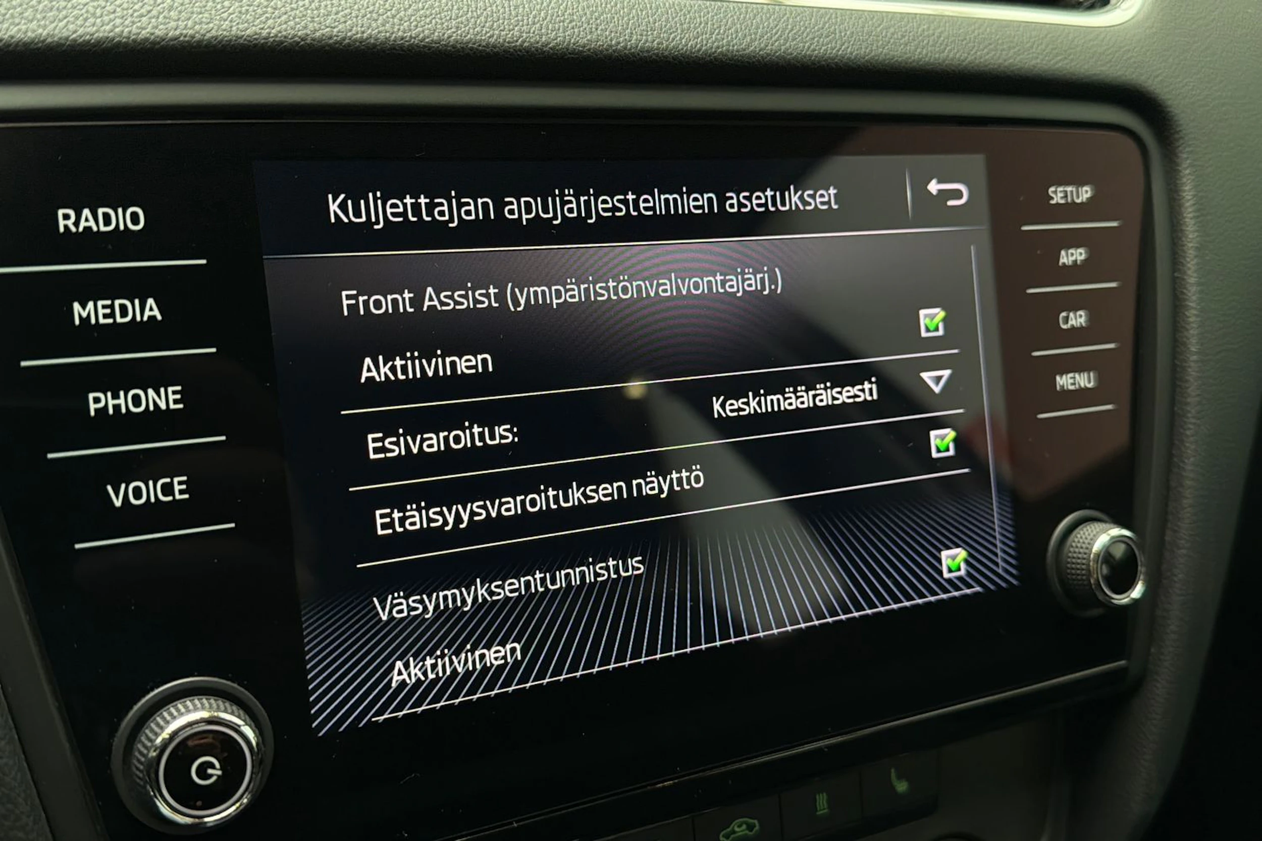 ruskea (beige) Skoda Octavia 2018 kuva 19.