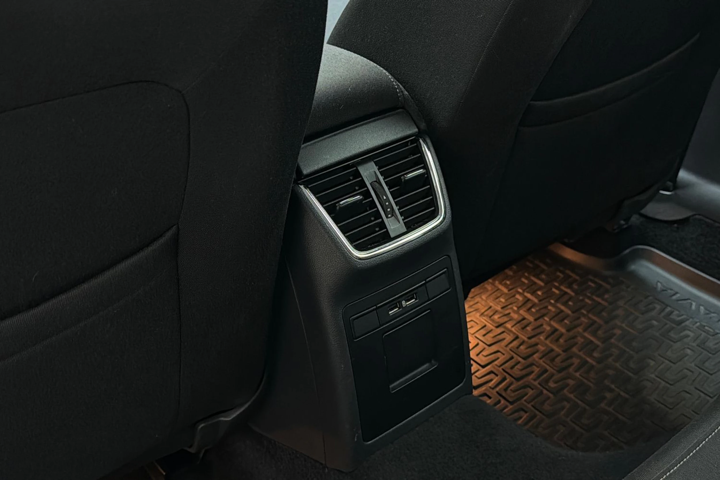 ruskea (beige) Skoda Octavia 2018 kuva 24.