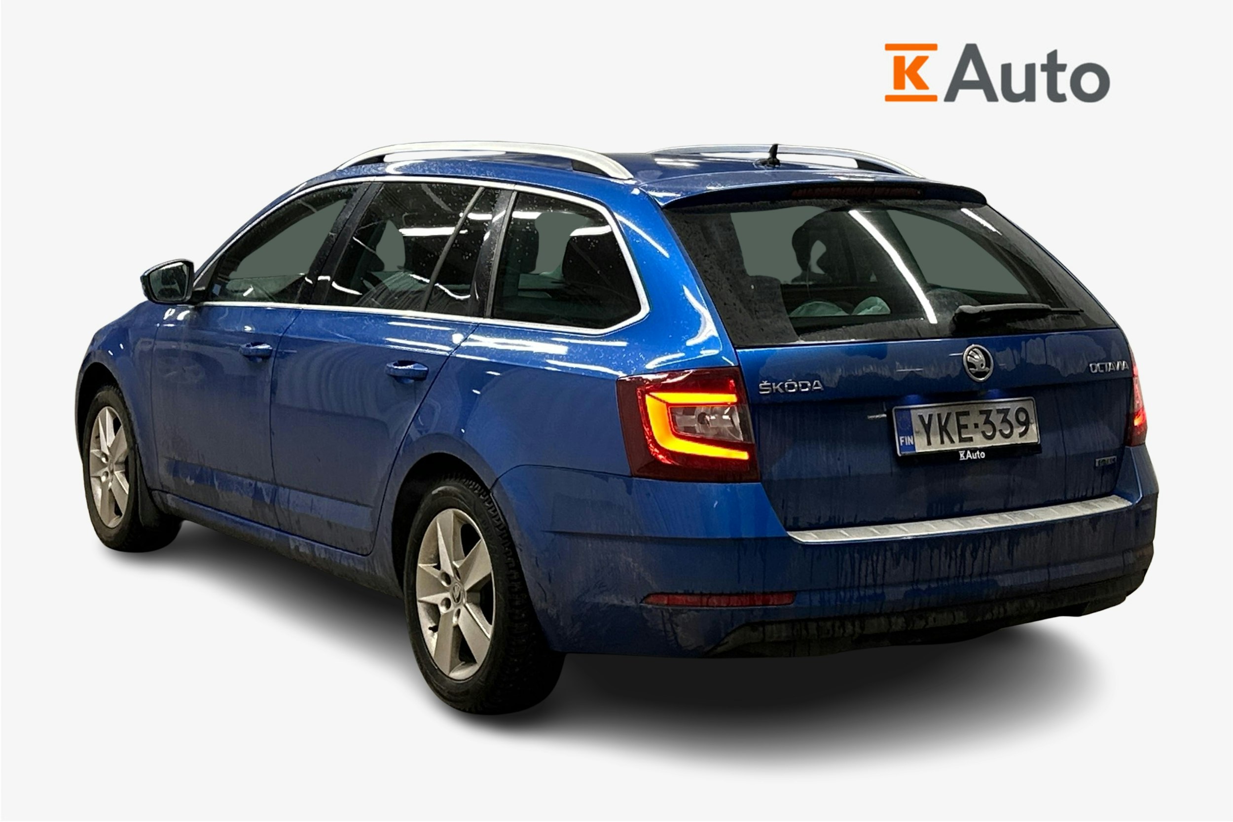 sininen Skoda Octavia 2018 kuva 2.