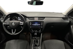 sininen Skoda Octavia 2018 kuva 9.