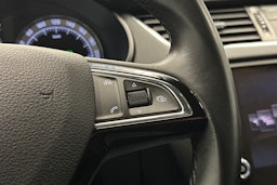 sininen Skoda Octavia 2018 kuva 20.