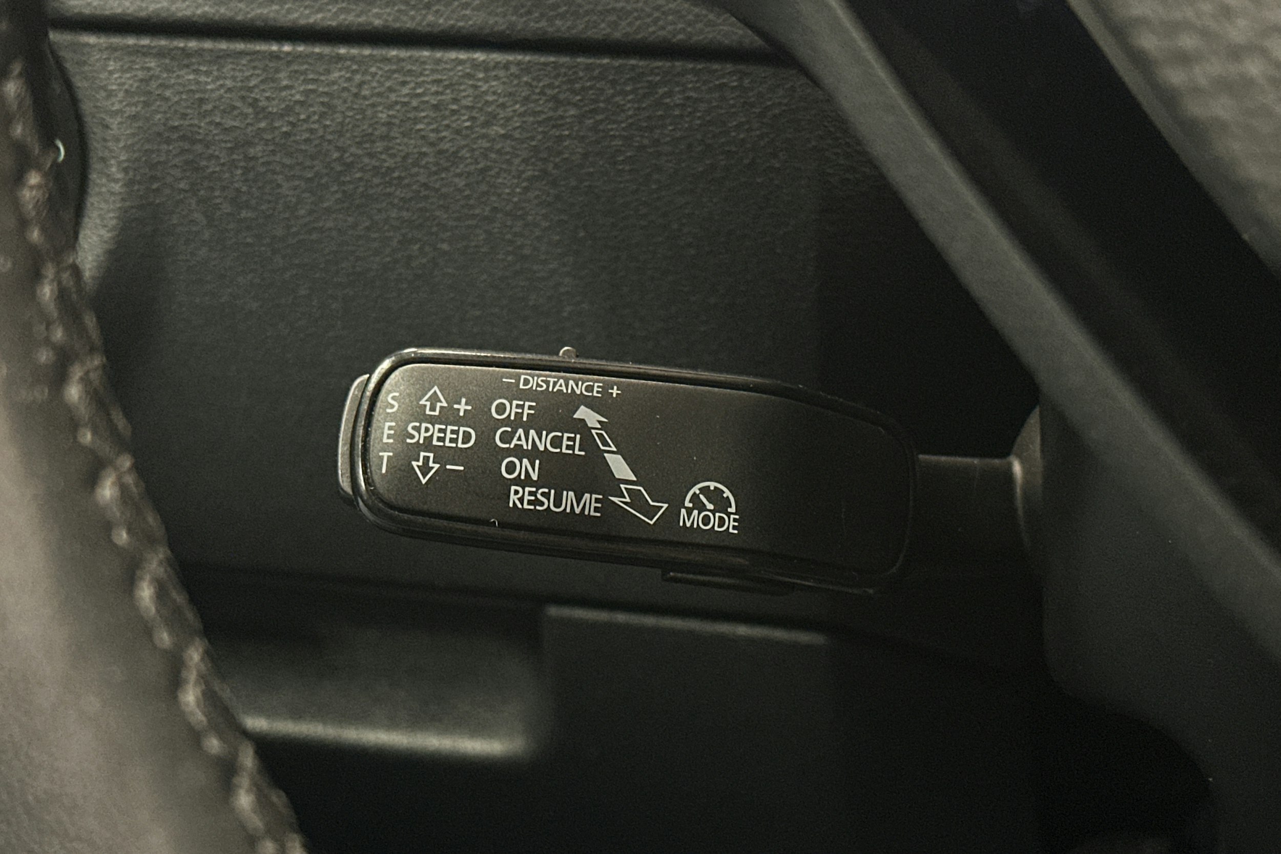 sininen Skoda Octavia 2018 kuva 21.