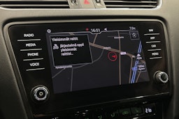 sininen Skoda Octavia 2018 kuva 24.