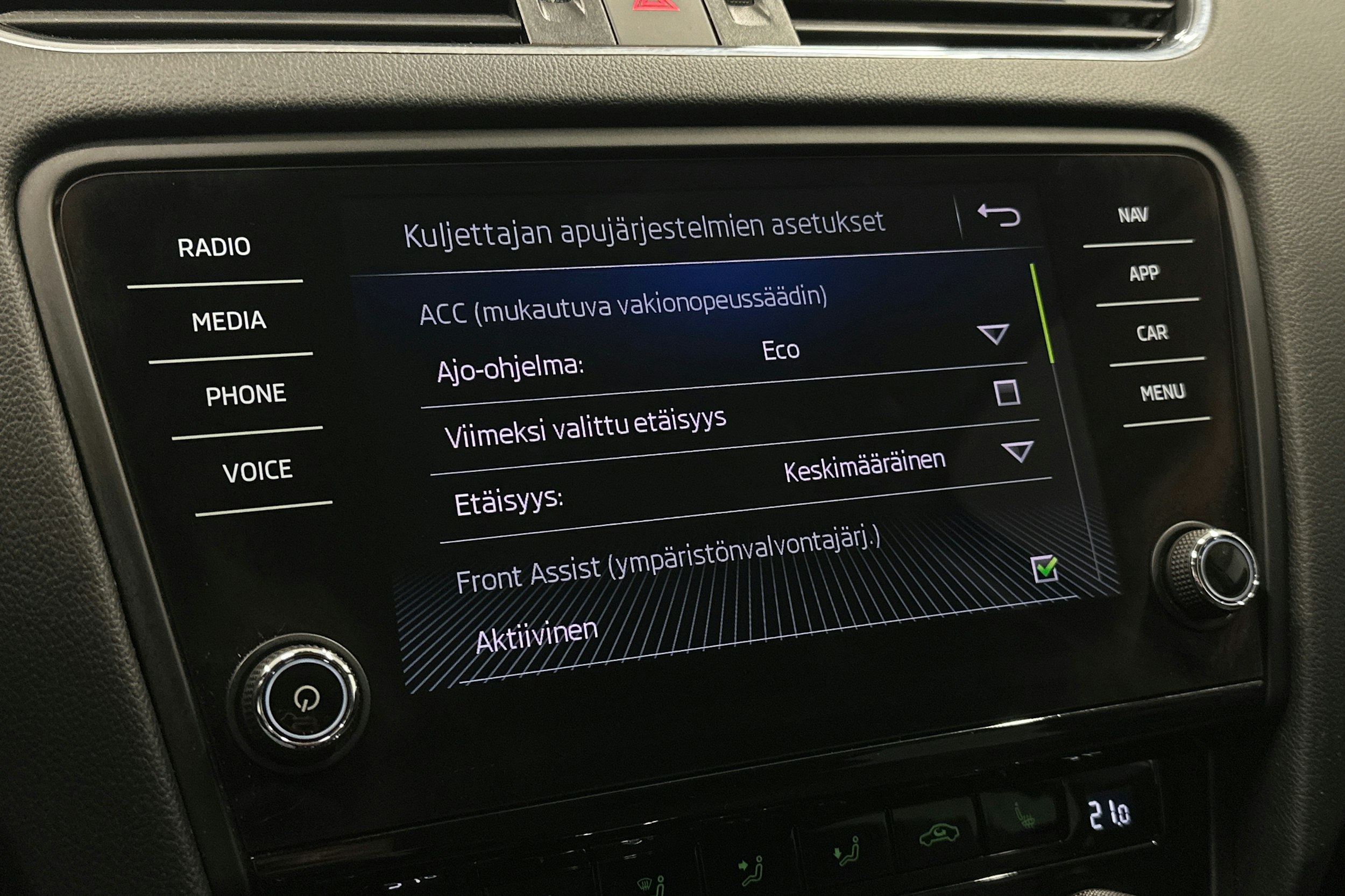 sininen Skoda Octavia 2018 kuva 25.