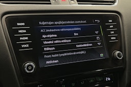 sininen Skoda Octavia 2018 kuva 25.