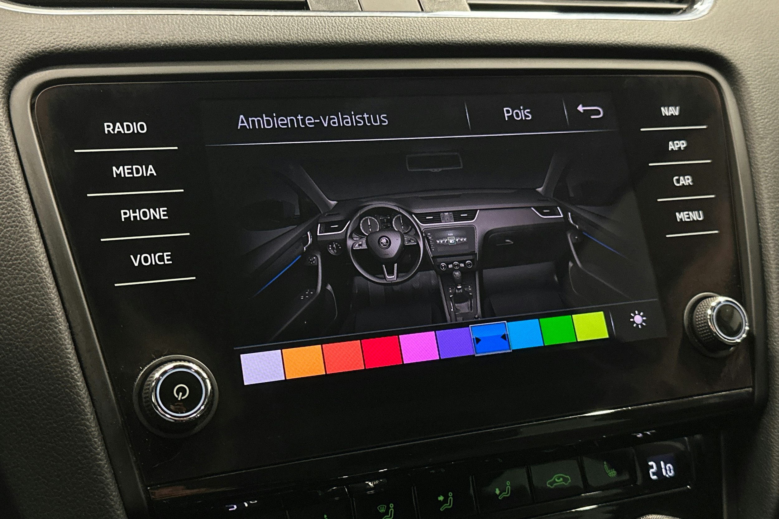 sininen Skoda Octavia 2018 kuva 29.