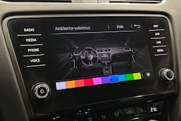 sininen Skoda Octavia 2018 kuva 29.