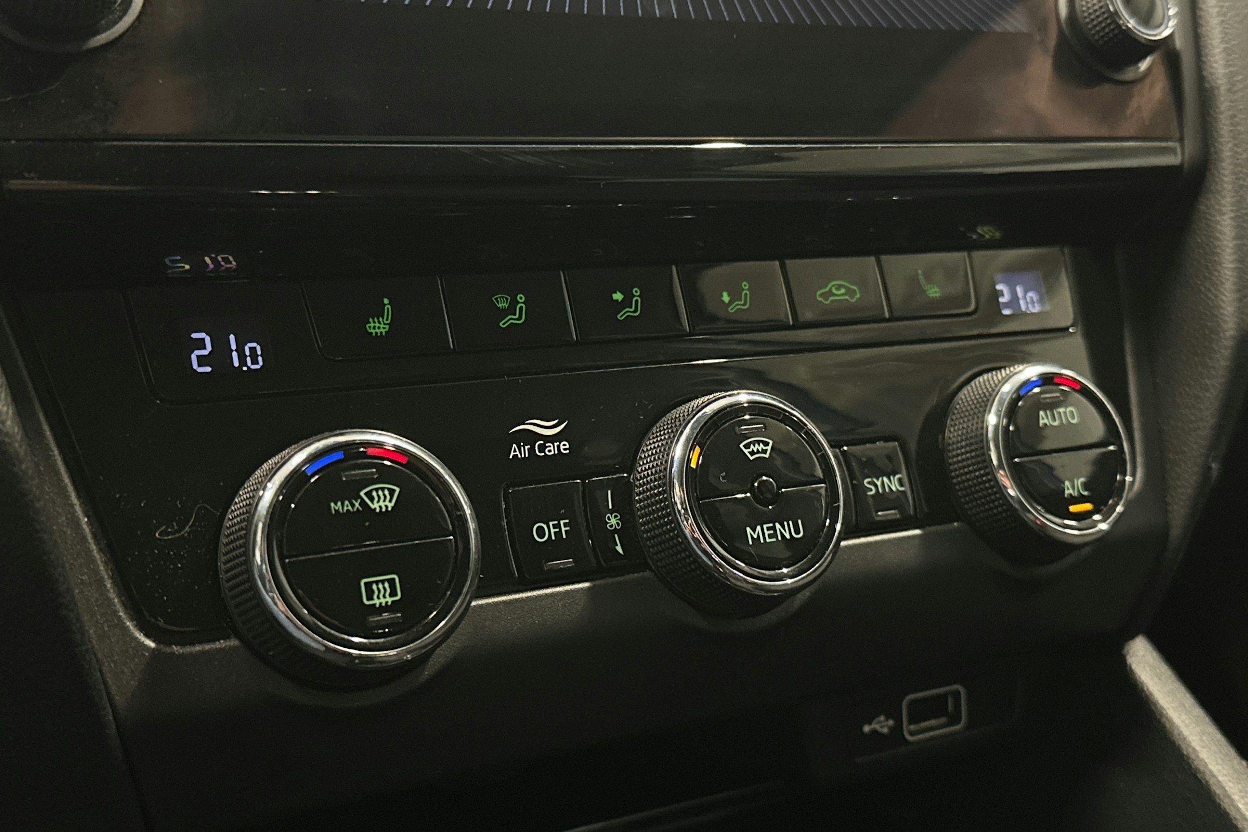 sininen Skoda Octavia 2018 kuva 30.