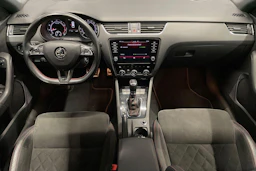 musta Skoda Octavia 2018 kuva 7.