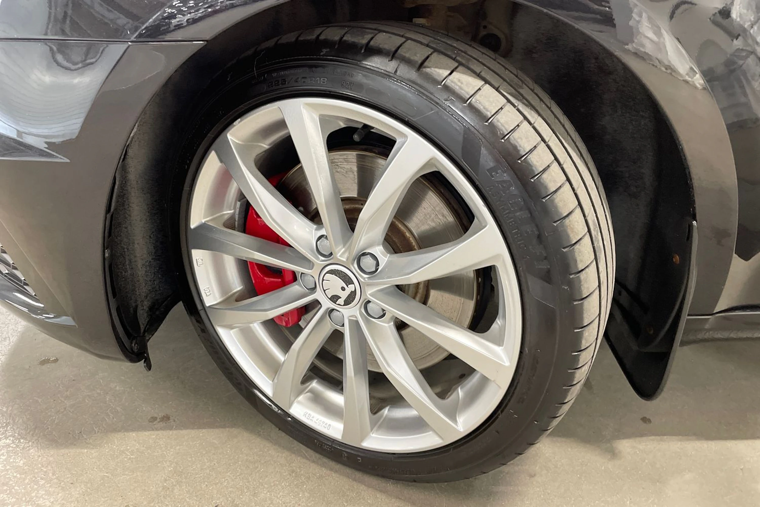 musta Skoda Octavia 2018 kuva 10.