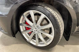 musta Skoda Octavia 2018 kuva 10.