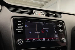 musta Skoda Octavia 2018 kuva 15.
