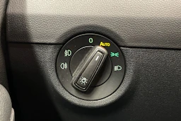 musta Skoda Octavia 2018 kuva 18.