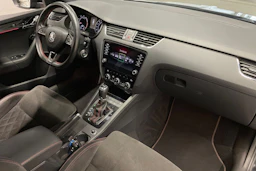musta Skoda Octavia 2018 kuva 24.
