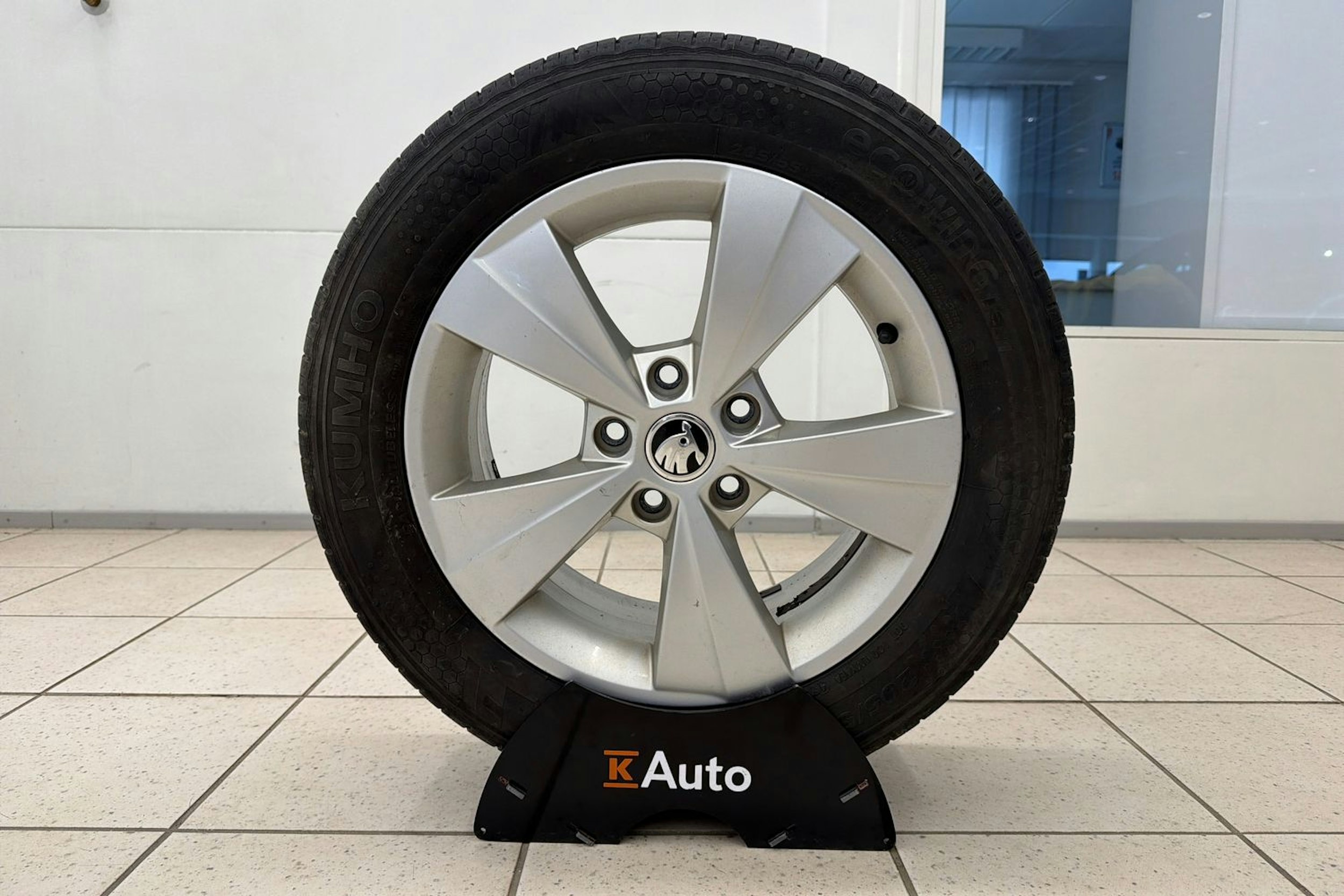 Ruskea (beige) Skoda OCTAVIA 2018 kuva 14.