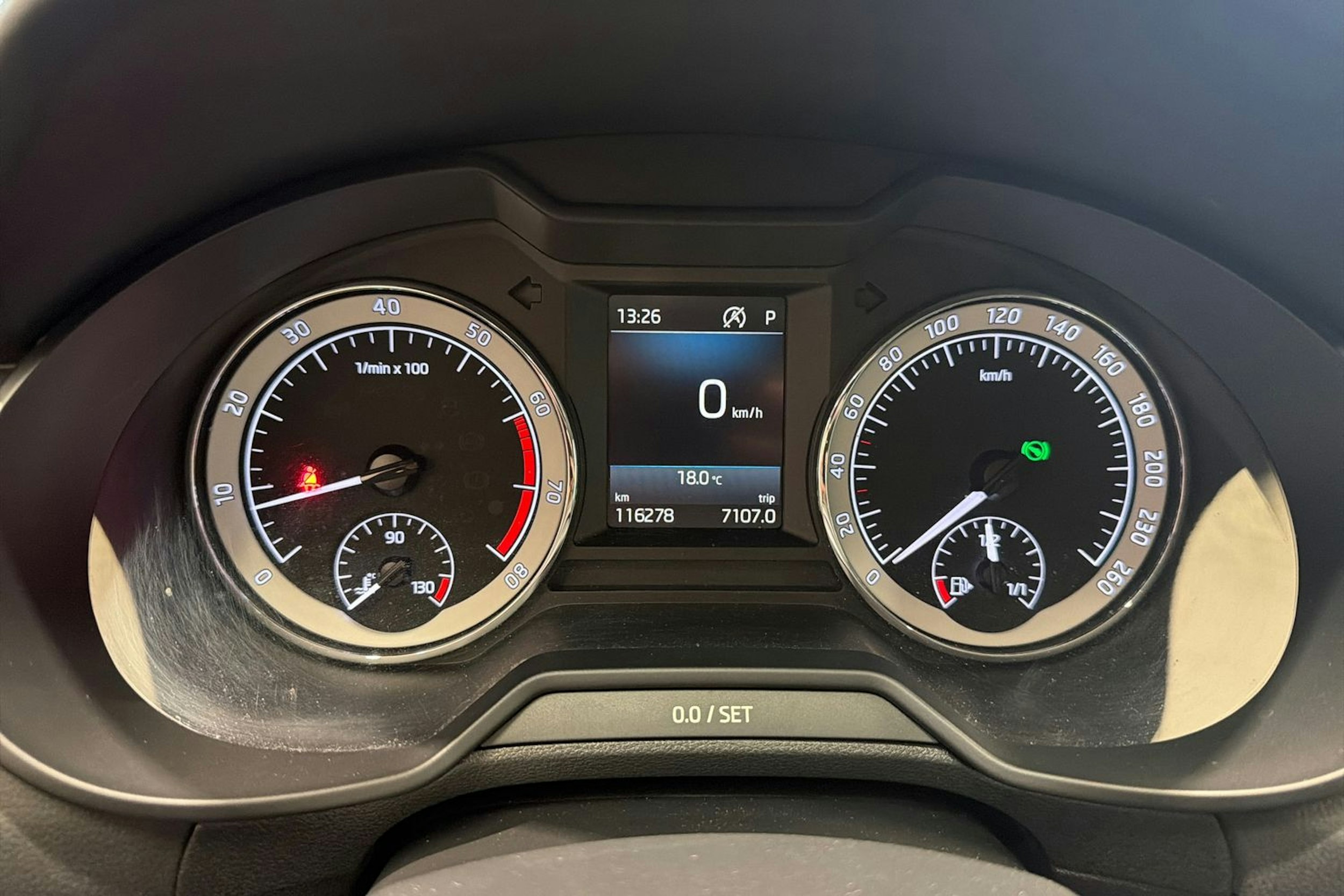 Ruskea (beige) Skoda OCTAVIA 2018 kuva 18.